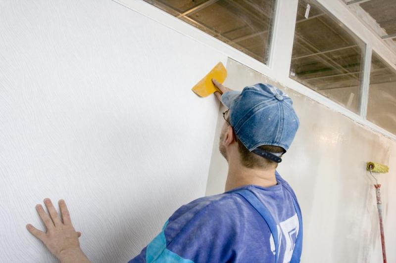 Poser du papier peint suppose des murs bien pr&eacute;par&eacute;s pr&egrave;s du Havre